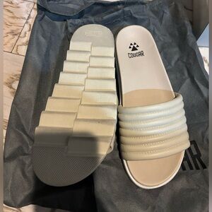 Cougar Naomi Leather Pool Slides, Oyster, Size 9, New